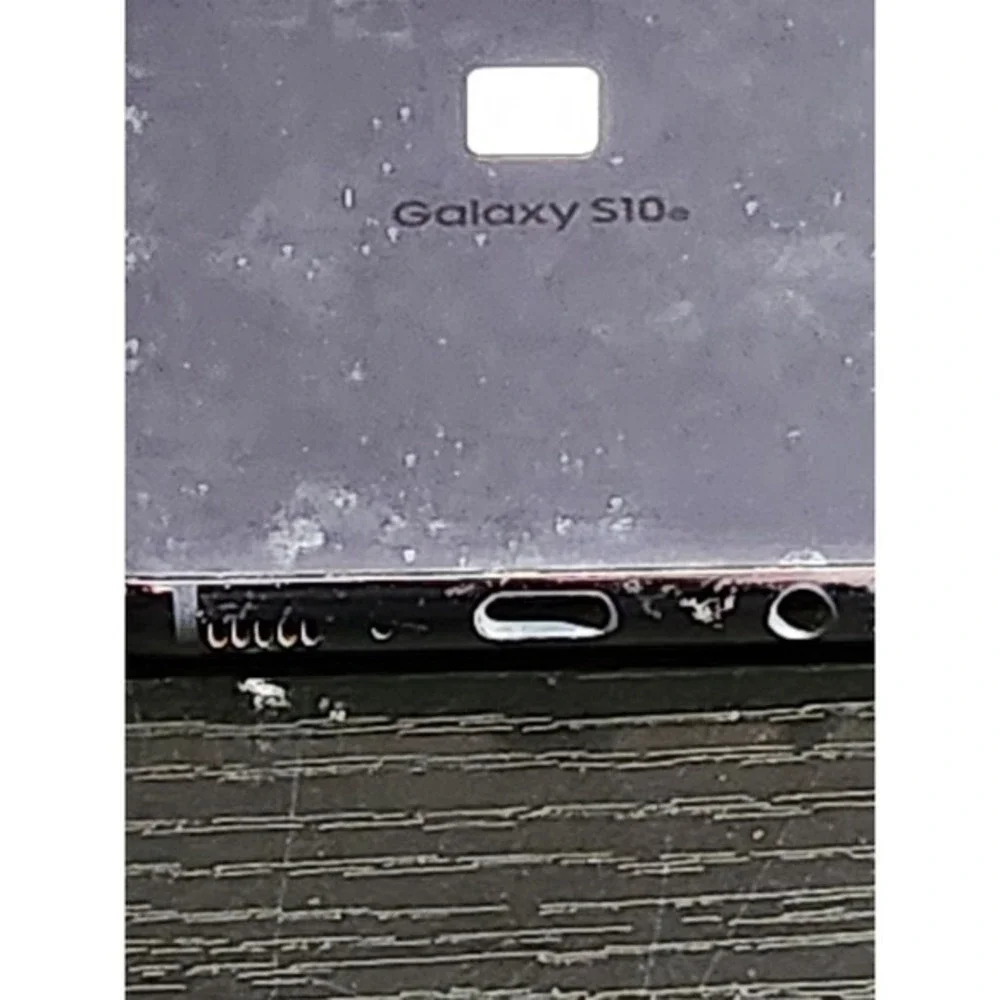 Samsung Galaxy S10e Black Android Smartphone with Spigen Case